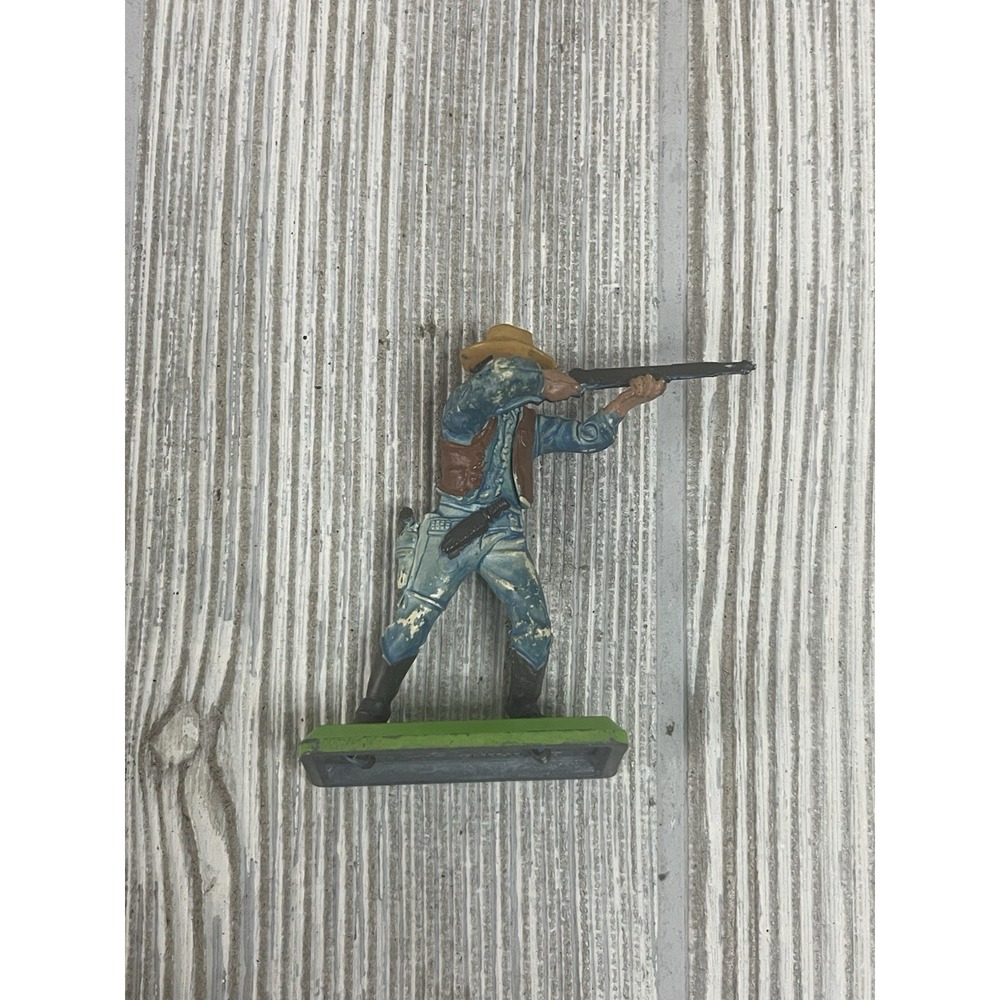 Vintage 1971 Britains Deetail Cowboy Toy Soldier Figure Rifle Firing England